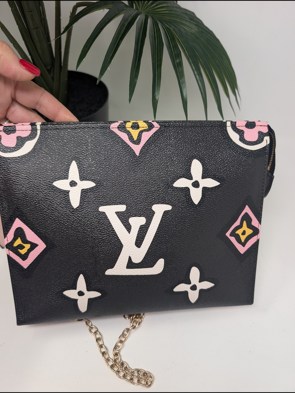 Louis Vuitton LIMITED WILD AT HEART‎ TOILETRY 26, with Conversion Crossbody - Picture 6 of 14